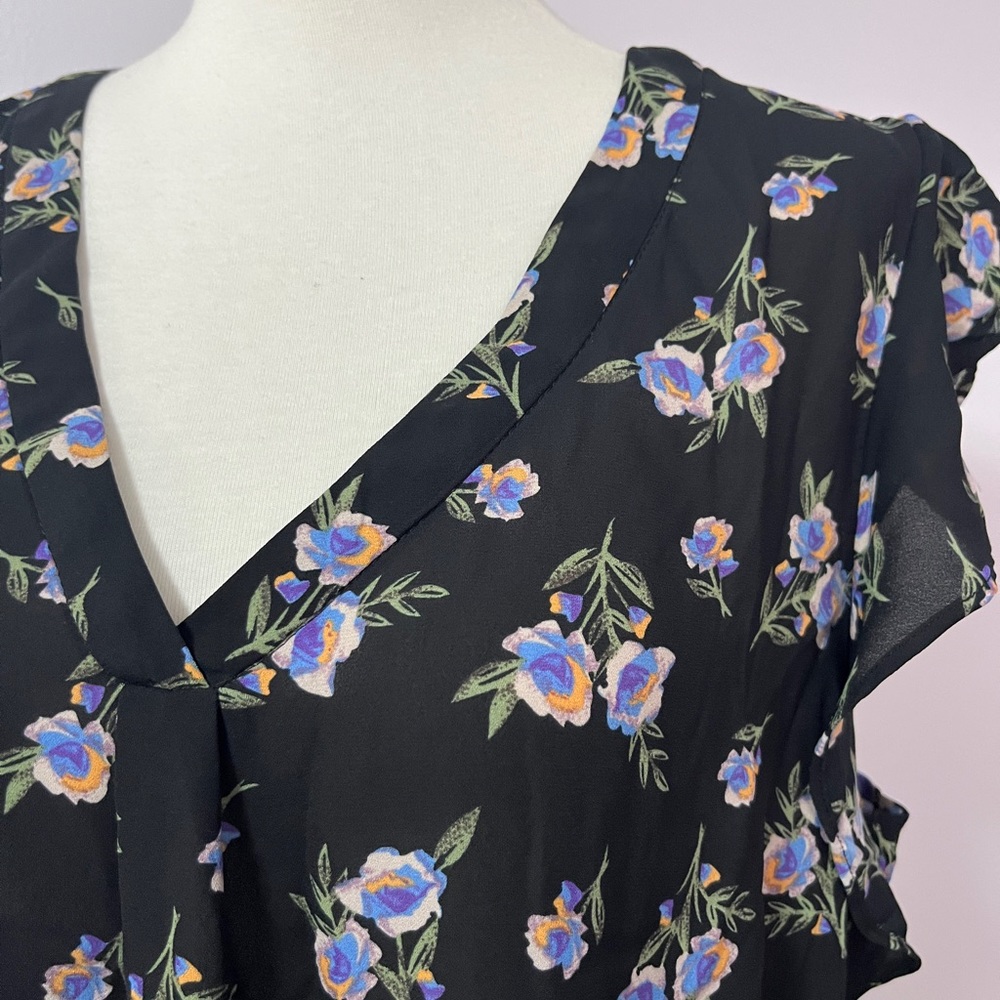 Premise Floral flutter sleeve blouse - Picture 2 of 8